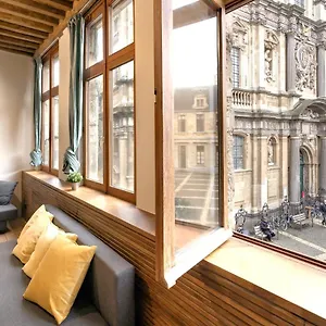 The Hendrik Square Apartment